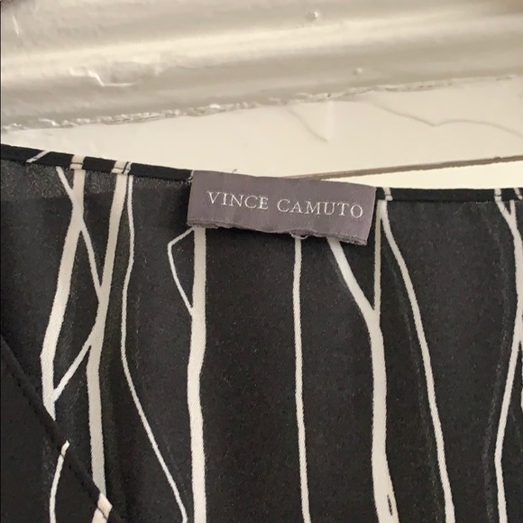 Vine Camino Sleeveless Blouse - Picture 3 of 4